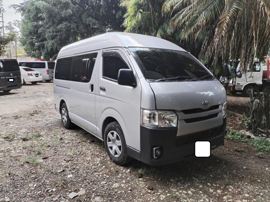Toyota HI ACE 2015