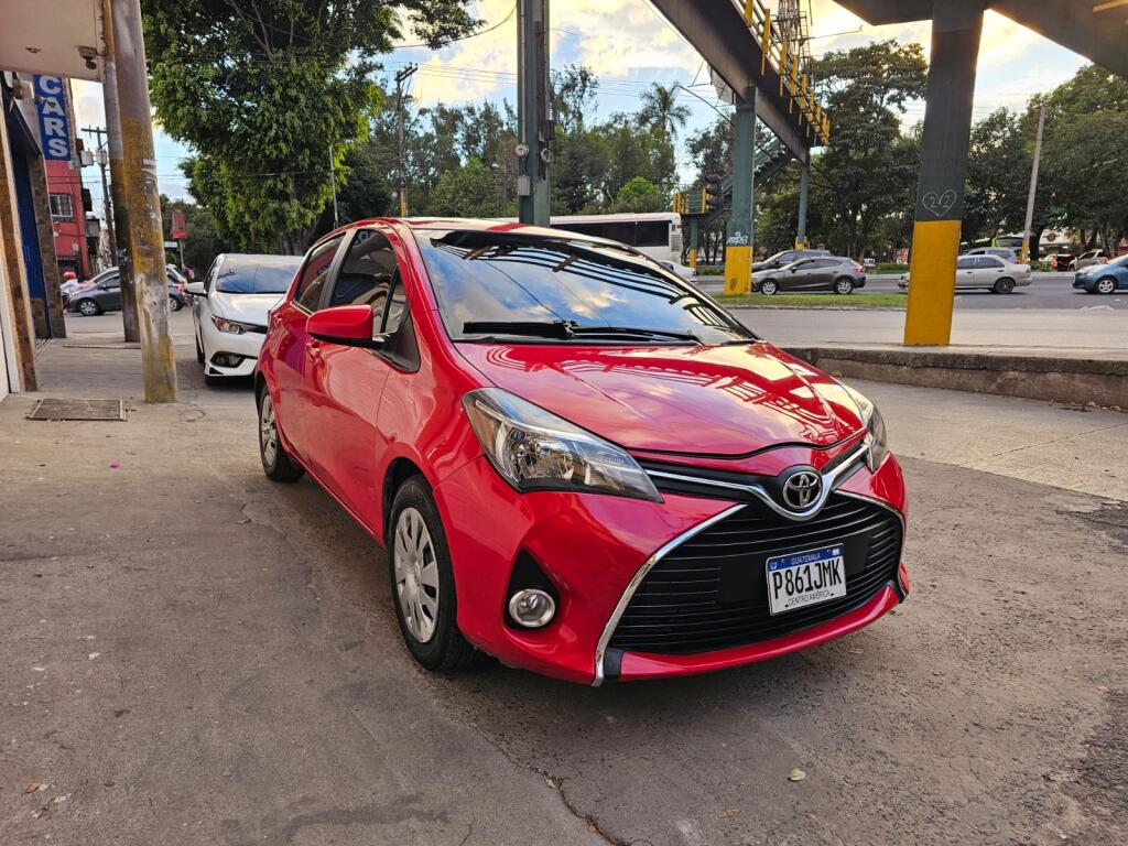 Toyota YARIS 2015