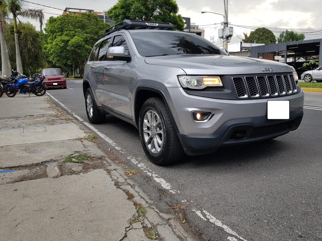 Jeep GRAND CHEROKEE LAREDO 2016