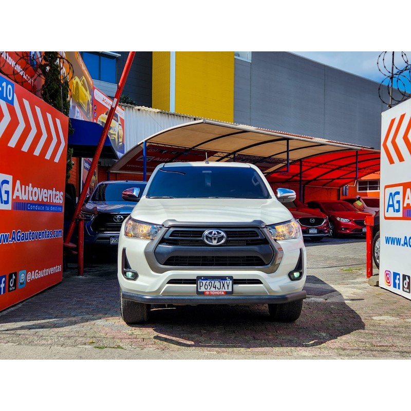 Toyota HILUX 2023