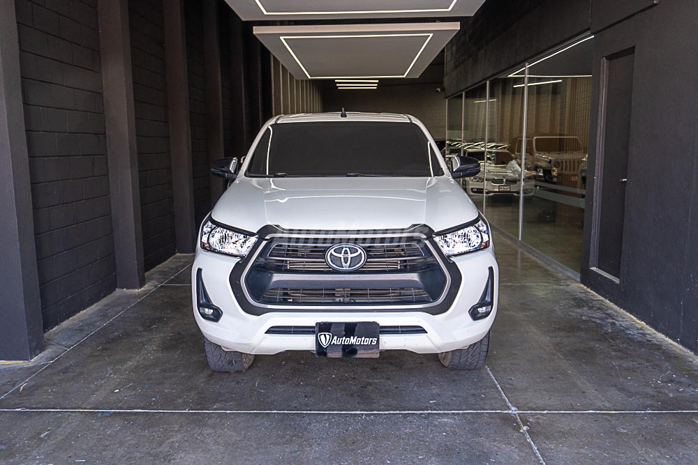 Toyota HILUX 2023
