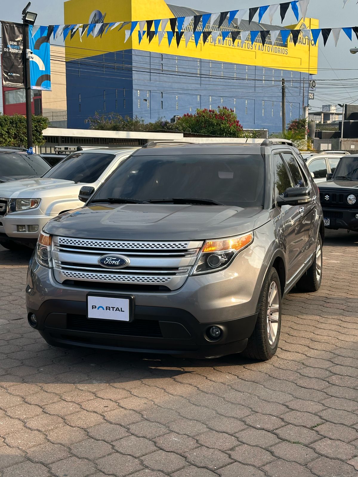 Ford EXPLORER 2012