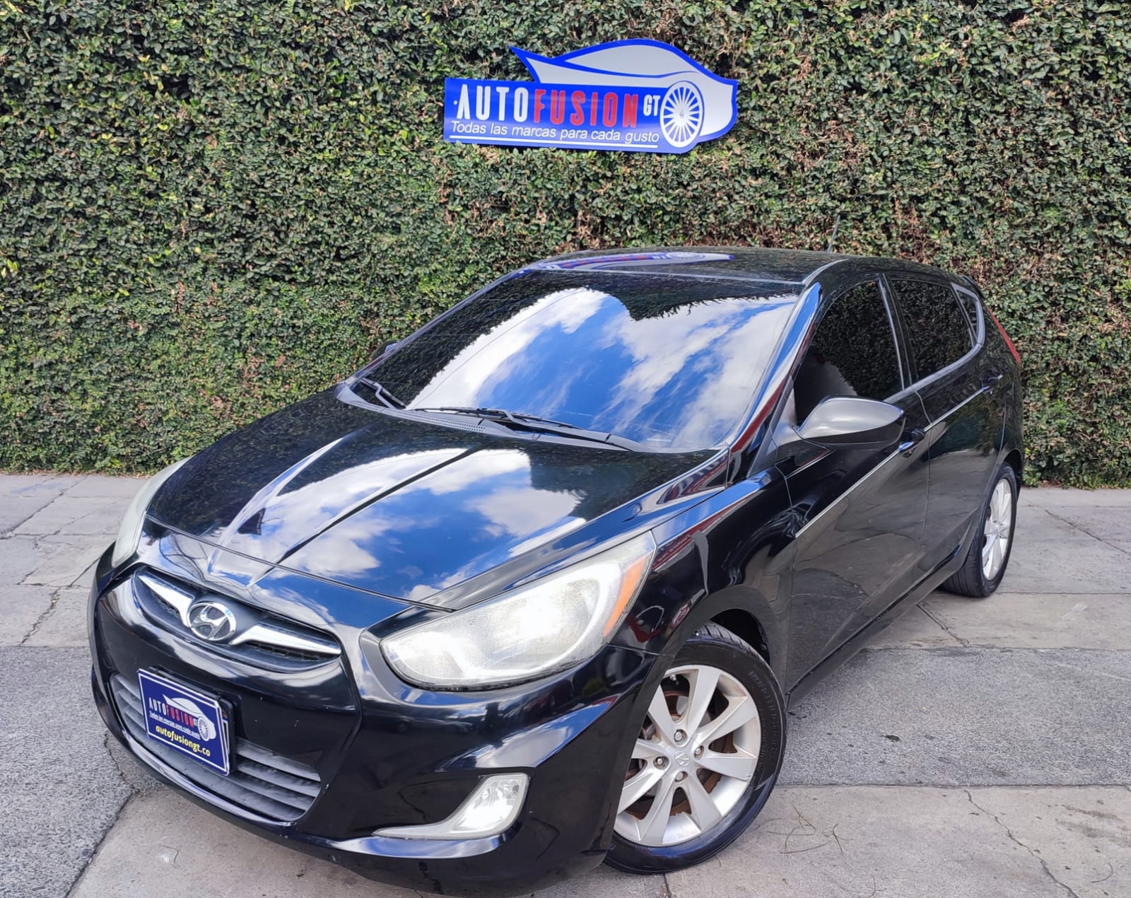 Hyundai ACCENT 2012