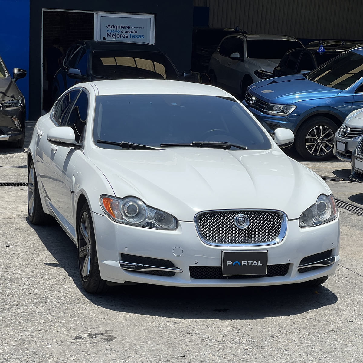 Jaguar XF 2011