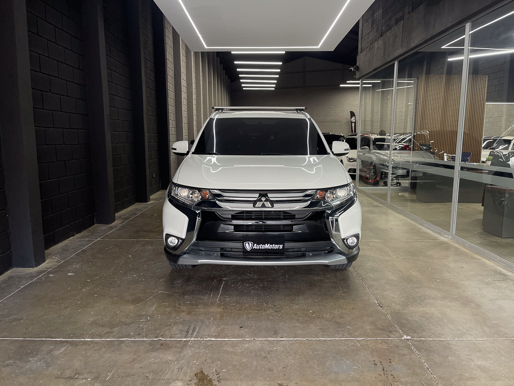 Mitsubishi OUTLANDER 2016