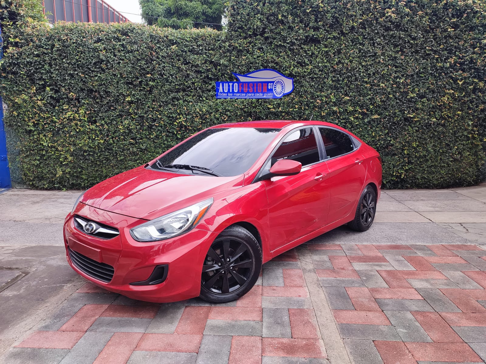Hyundai ACCENT 2013