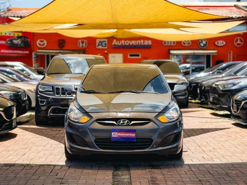 Hyundai ACCENT 2012